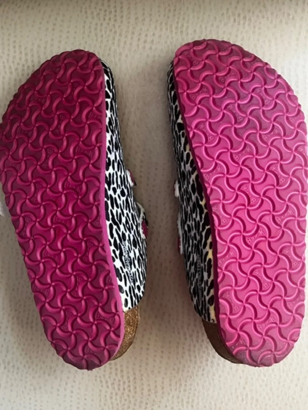 Birkenstock Kids - Arizona Leo Lilly - BK/PK Leopard Sandals EUR 33-US 2-2.5